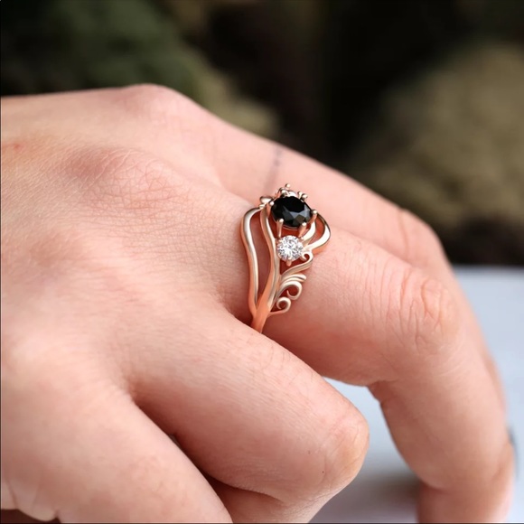 New Rose Gold Plated Unique Black Stone Prong Setting Twist Band Sapphire Ring - Picture 5 of 13